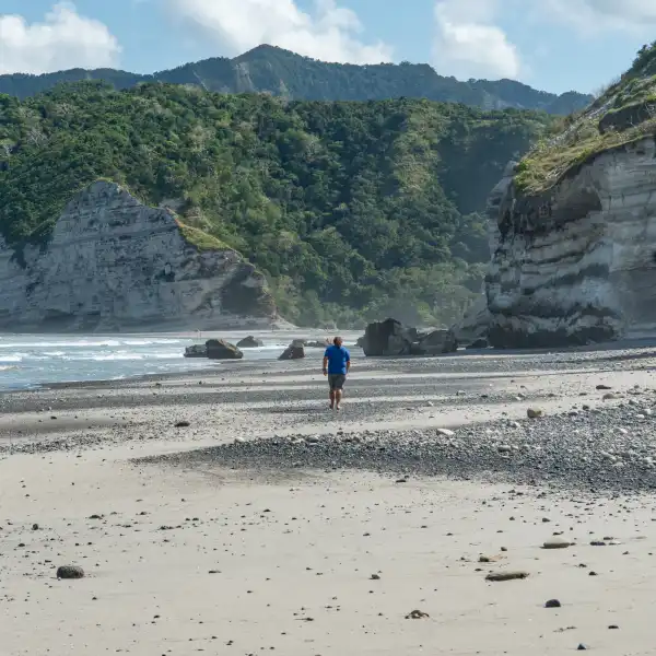 Pantai Prainbakal, Waijelou - Image 2